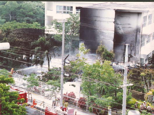 crash3 bombeiros chegam e temem pelo que ha no helicop