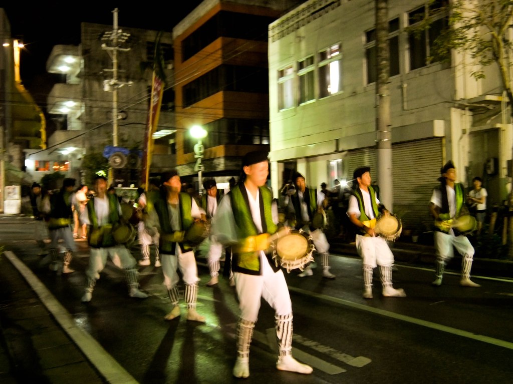 Eisá de Naka no Machi (2013)